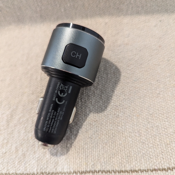 Bluetooth FM transmitter car adapter - Picture 3 of 5